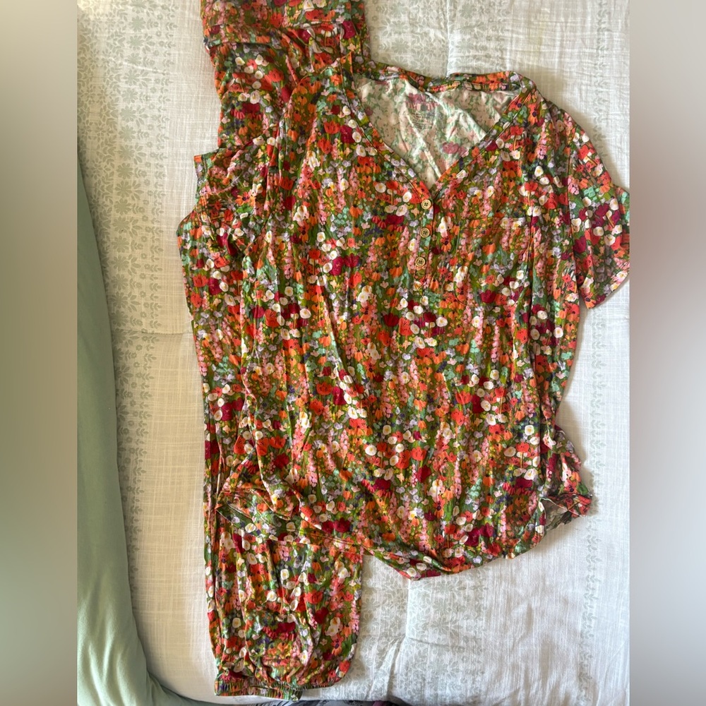 Lates by Kate luxury pajamas short sleeve jogger set